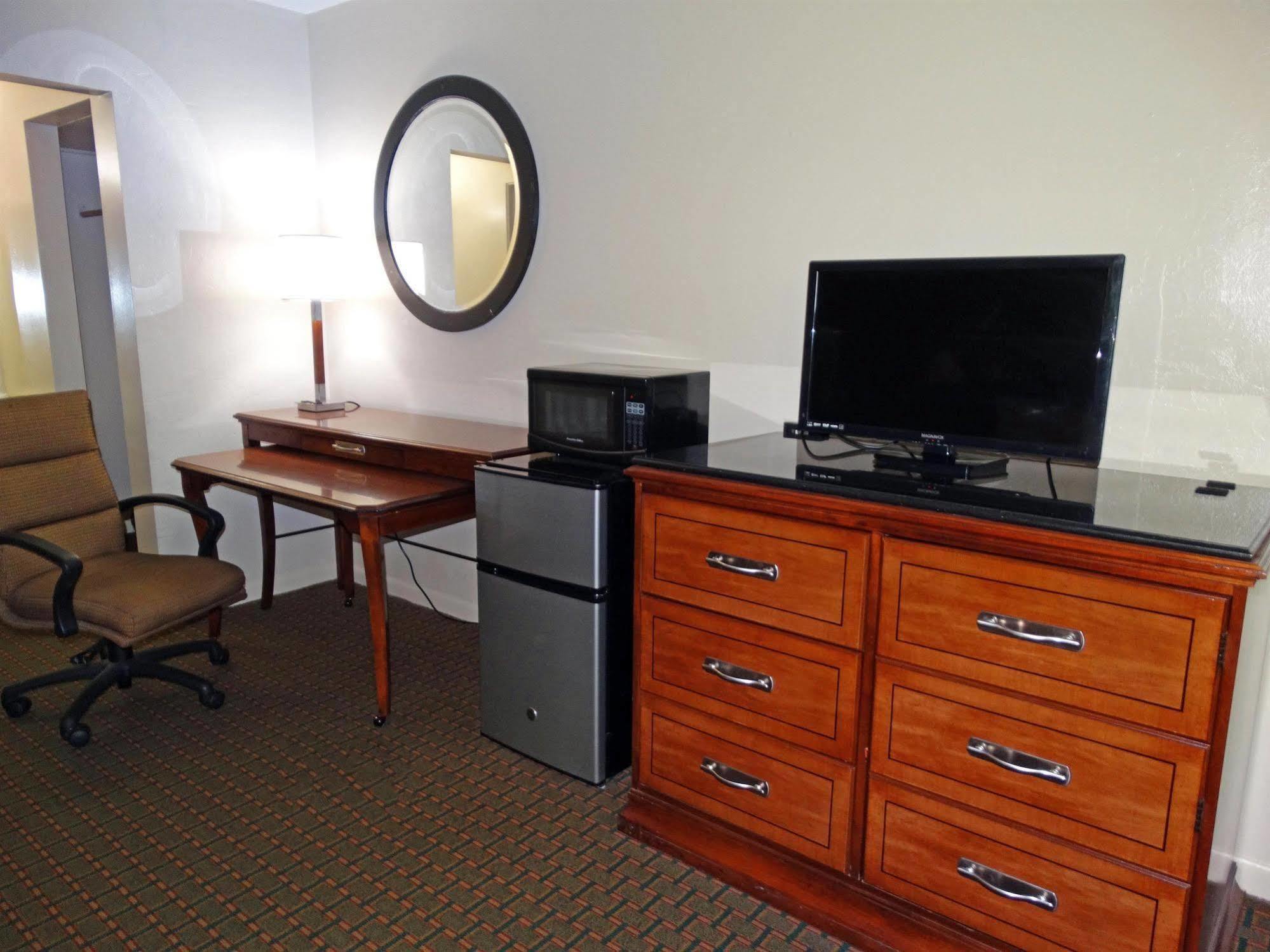 America'S Best Value Inn - Гейнсвилл Экстерьер фото